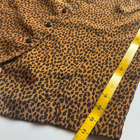 Vintage 80's REFLECTIONS Lepoard Blouse with Soulder Pads Size 8 Made in the USA - Picture 4 of 5